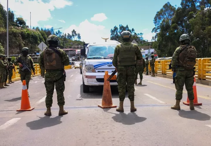 Ecuador in South America Closes its Borders to Combat Organized Crime