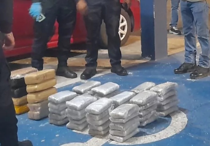 Suspected Drugs Found on the Trans-Isthmian Highway Panama: Man Arrested With 61 Packages