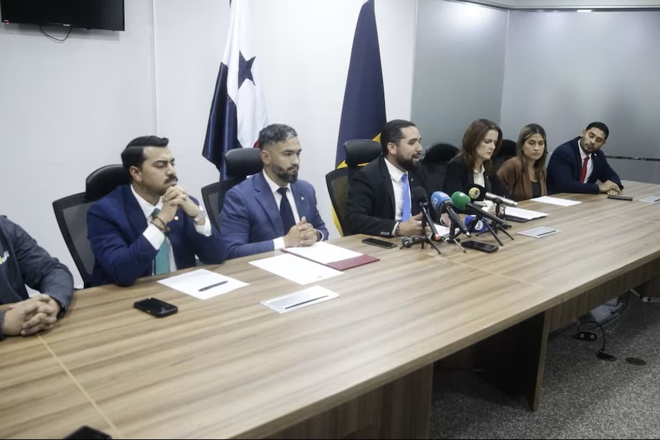 After Cancellation of Meeting with Comptroller Flores, Vamos Demands Immediate Payment to Panama Officials