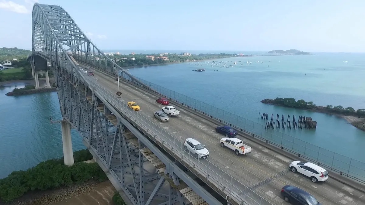 US Army Engineers will Assess the Bridge of the Americas After the Fire Incident