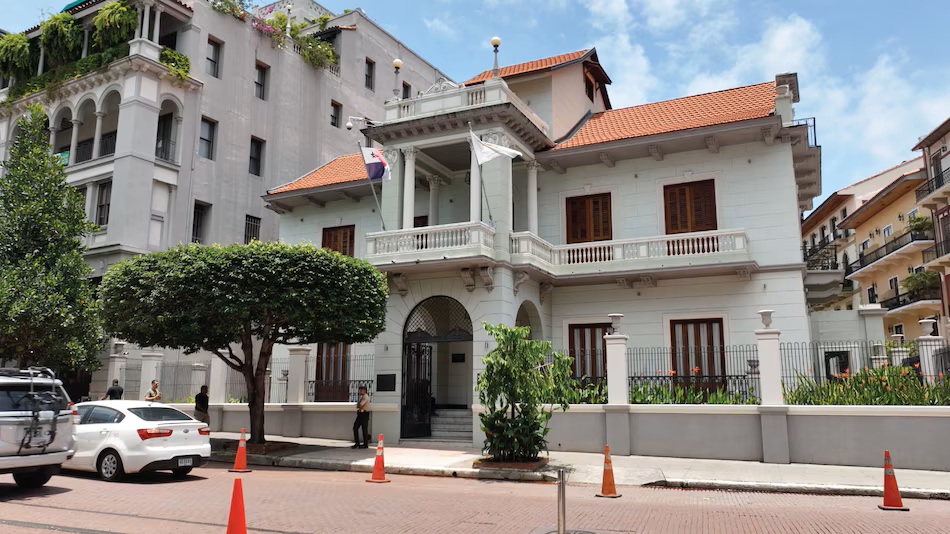 Panama Neighborhoods Complain About Noisy Neighbors: Excessive Noise at Parties in the City Hall