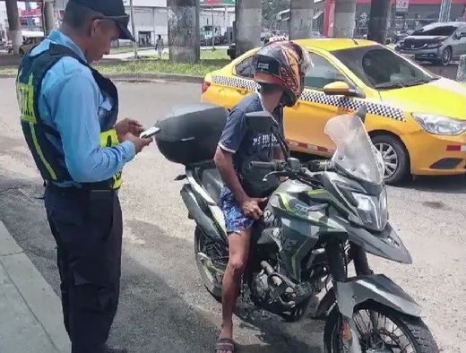 Why are Motorcycle Taxis Prohibited in Panama? The ATTT Explains the Fines and Penalties