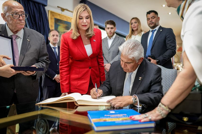 Panamanian President Mulino Concluded his State Visit to Athens Greece