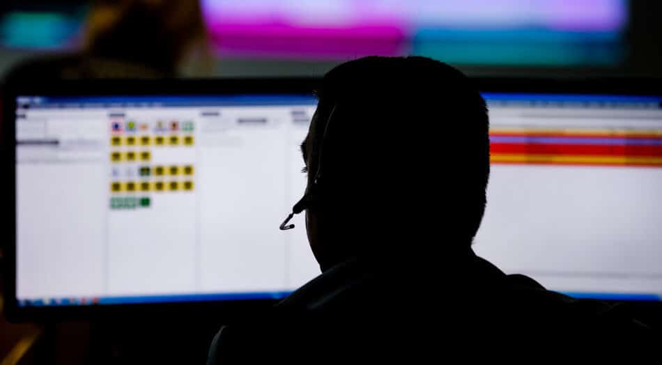 How to Set Up a 911 Dispatch Center Workstation for Operator Performance