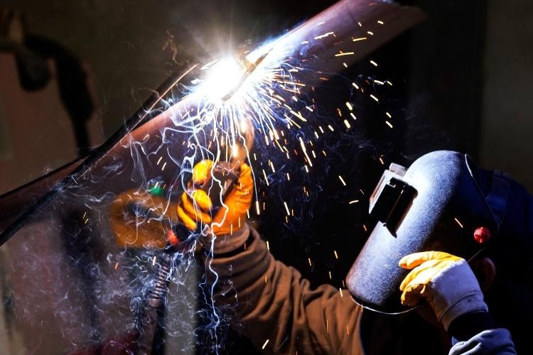 Welding Lens Brands for Professional Welders: Top Picks for Safety and Performance
