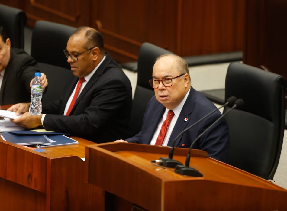 Two Files and Almost $3.5 Million Under Investigation.  Panama’s Enrique Lau Cortés Case.
